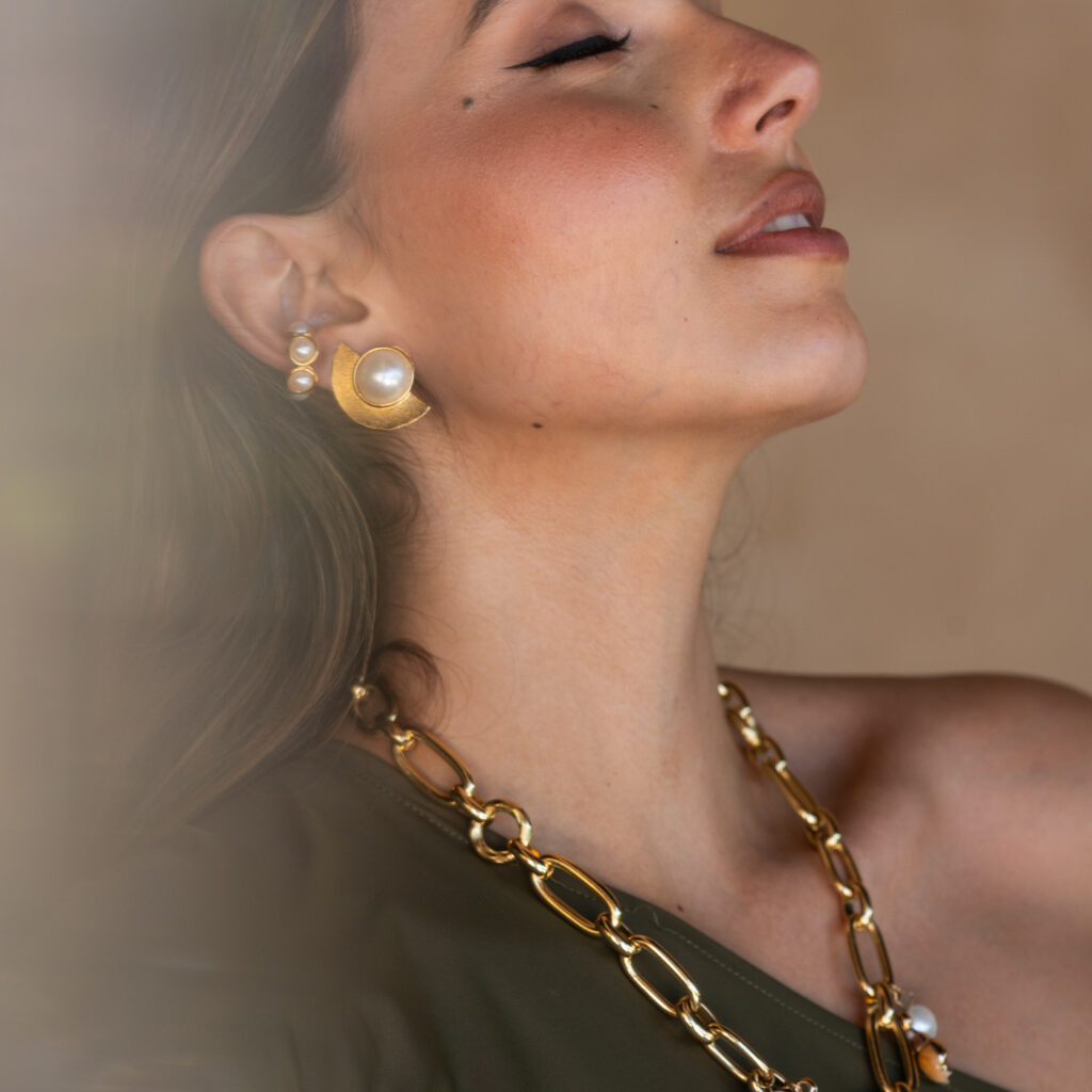 Perluna Earrings