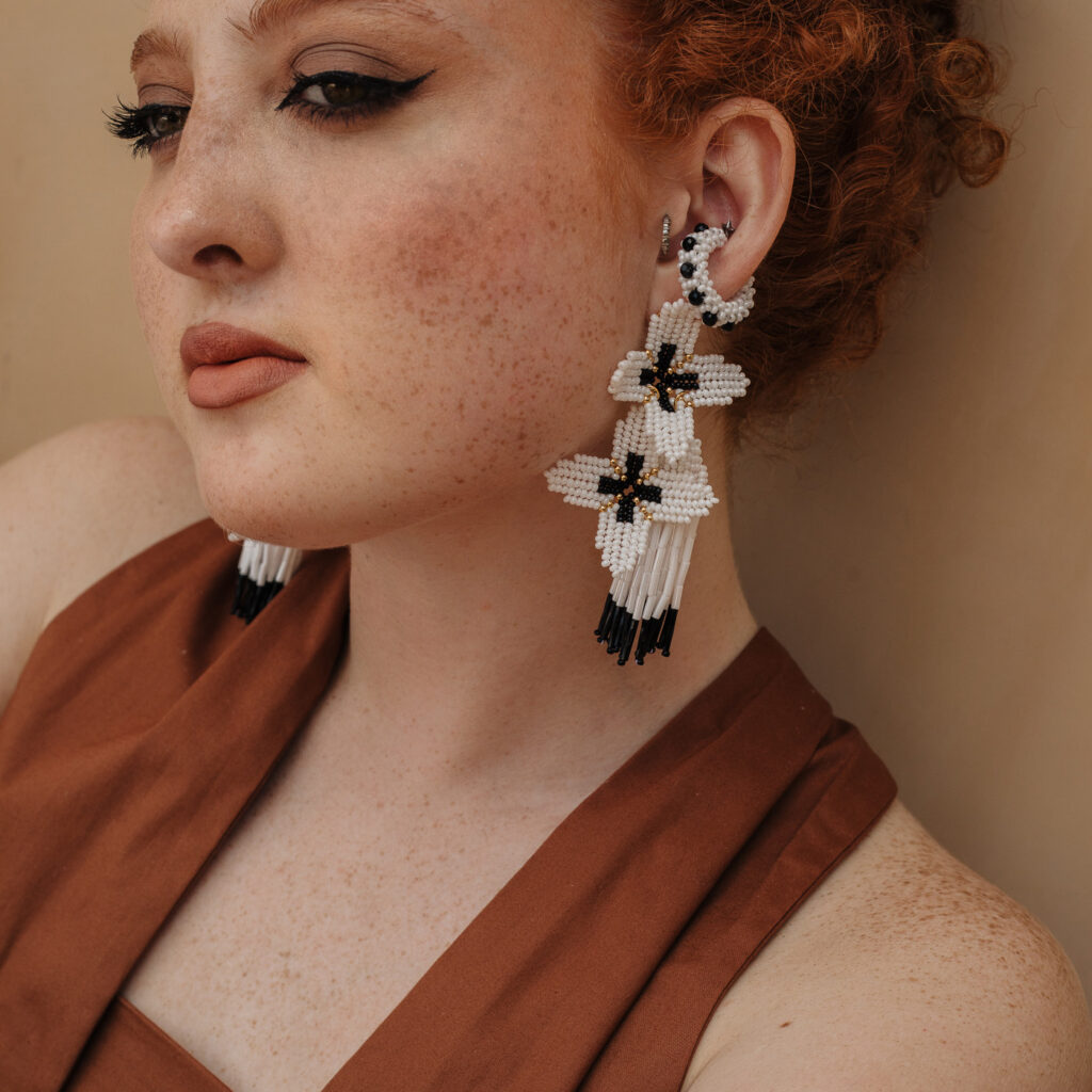 Dalma Ear Cuff [Black/White]