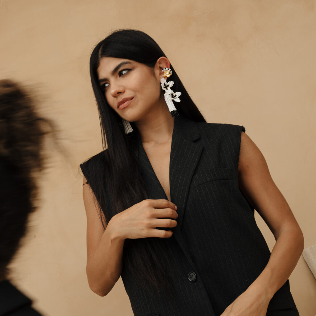 Amaia Earrings [Black/White]