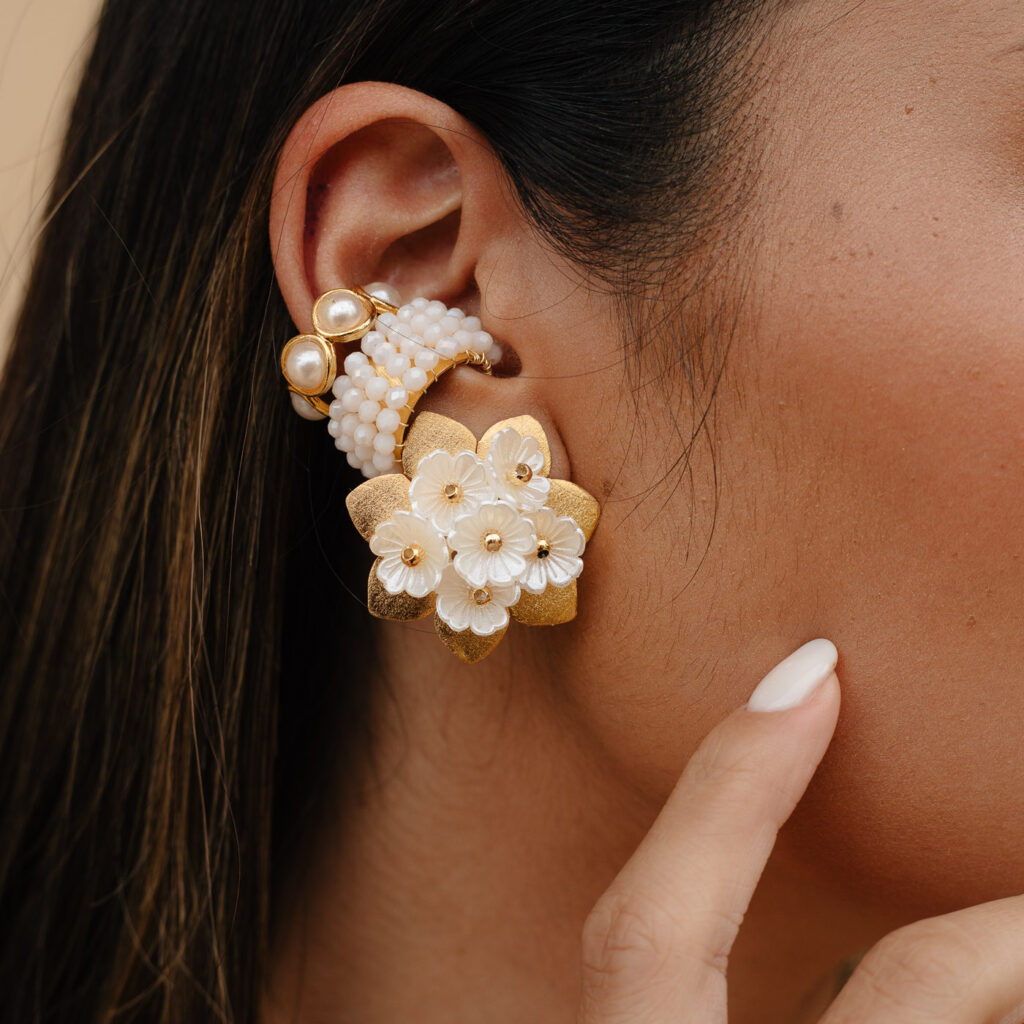 Isa Ear Cuff [White]