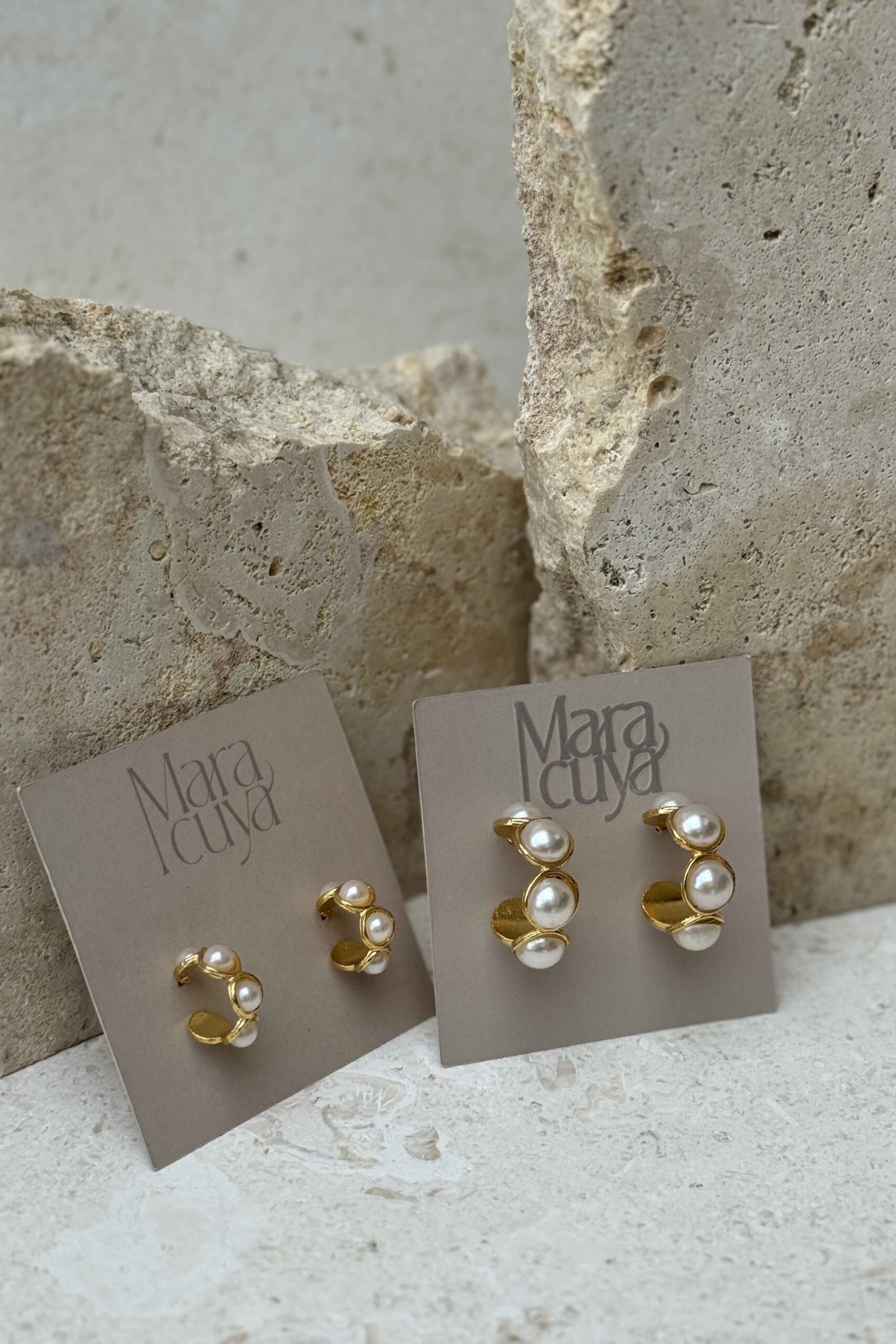 Pearly Hoop Earrings - Imagen 5