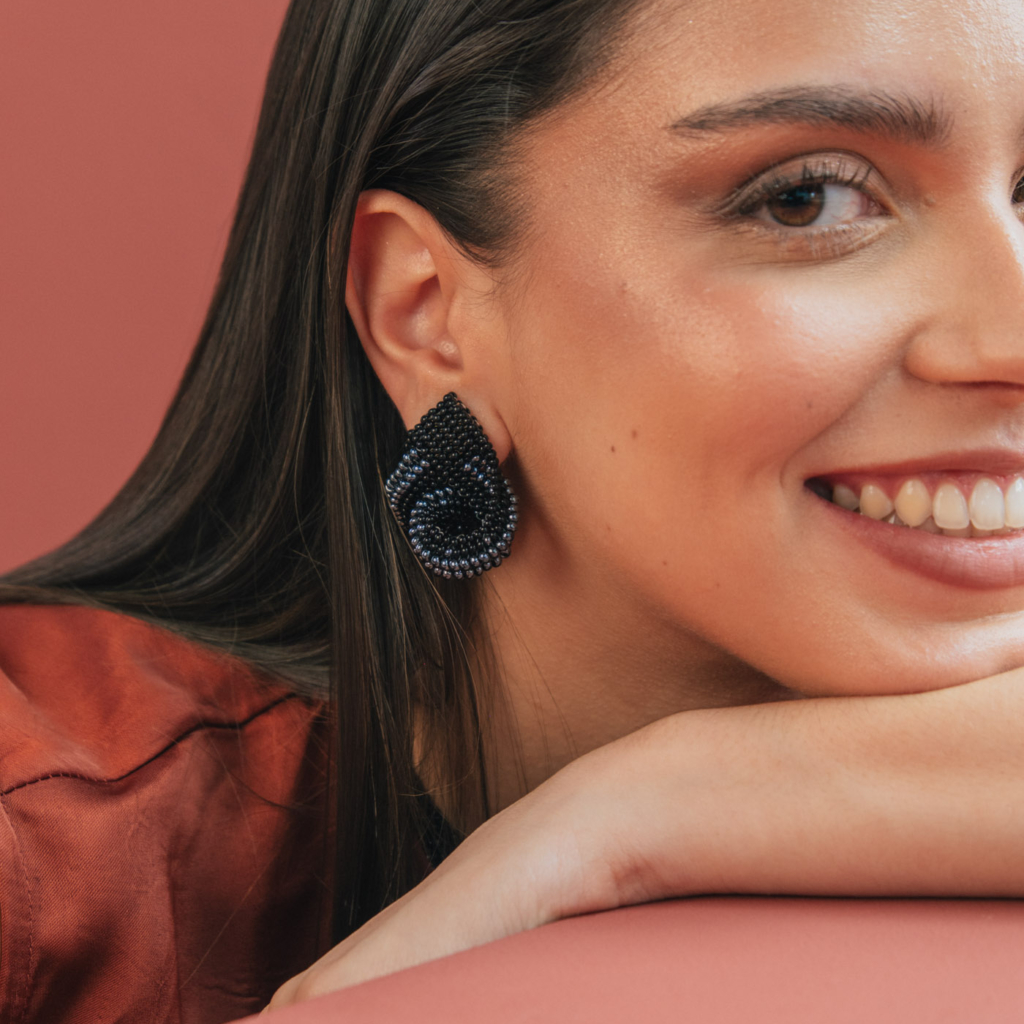 Malva Earrings [Black]